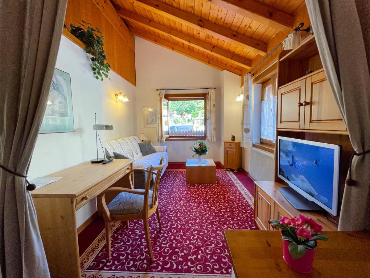 Alledolomiti Boutique Lake Hotel - Adults Friendly 莫尔韦诺 外观 照片
