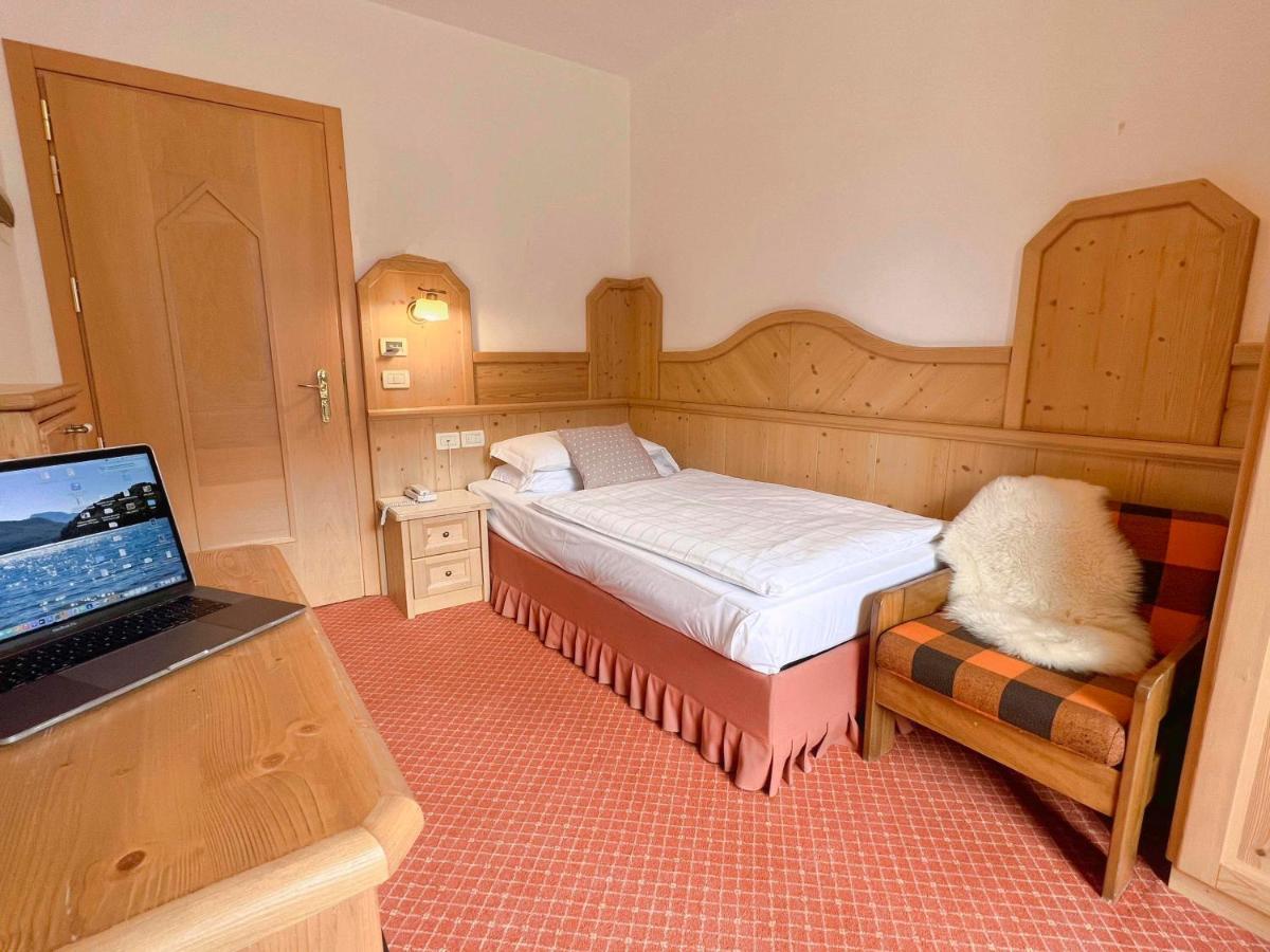 Alledolomiti Boutique Lake Hotel - Adults Friendly 莫尔韦诺 外观 照片