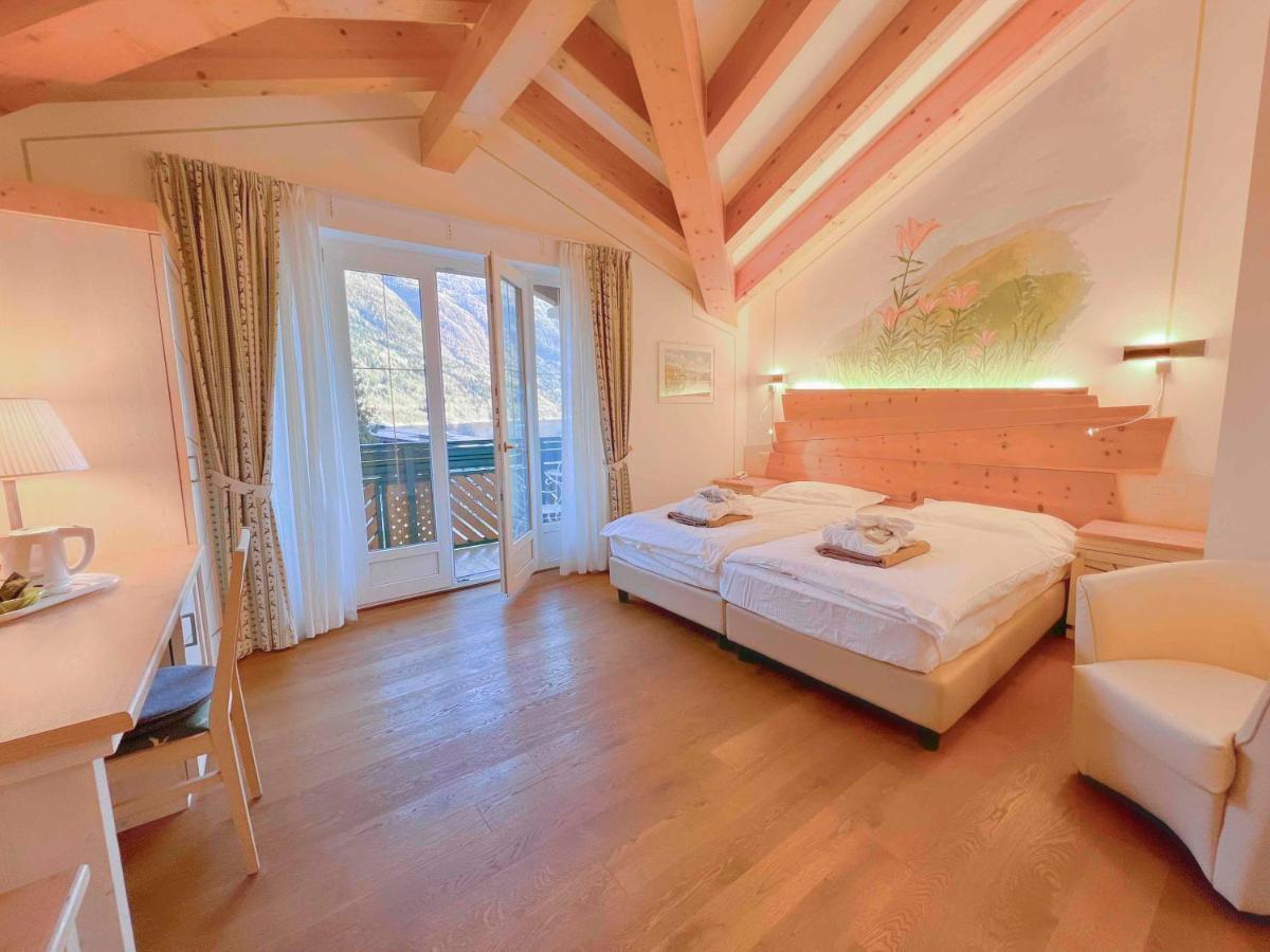 Alledolomiti Boutique Lake Hotel - Adults Friendly 莫尔韦诺 外观 照片