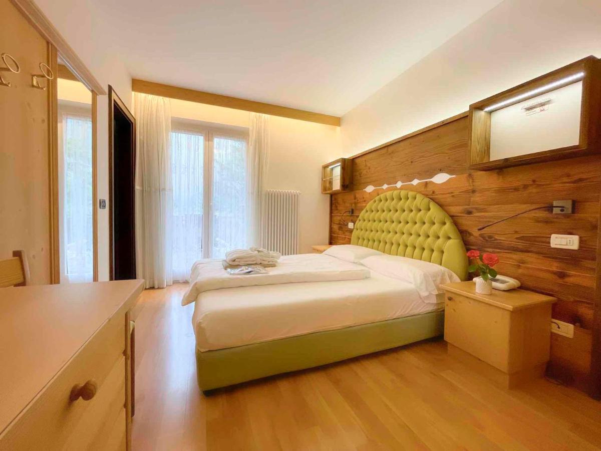 Alledolomiti Boutique Lake Hotel - Adults Friendly 莫尔韦诺 外观 照片