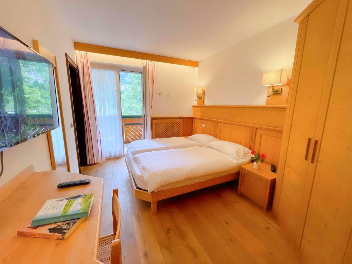 Alledolomiti Boutique Lake Hotel - Adults Friendly 莫尔韦诺 外观 照片