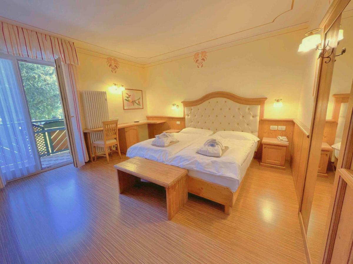 Alledolomiti Boutique Lake Hotel - Adults Friendly 莫尔韦诺 外观 照片
