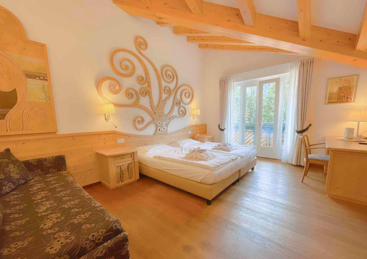 Alledolomiti Boutique Lake Hotel - Adults Friendly 莫尔韦诺 外观 照片